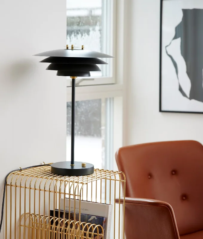 Track lighting for museums and galleriesBretagne Table G9 Grey Table Light