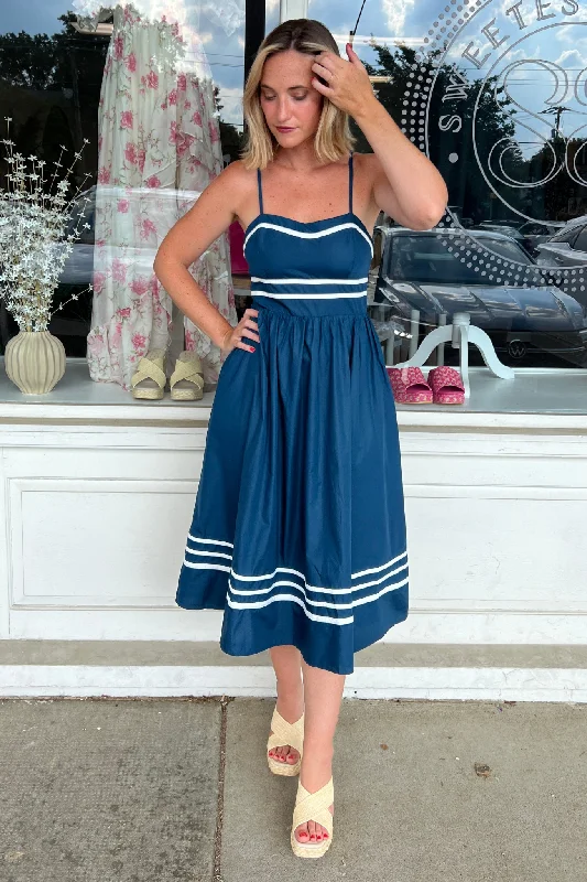 No Blues Sleeveless Contrast Midi Dress